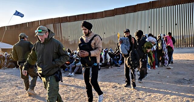 Arizona Voters to Decide on Giving Police the Power to Arrest Illegal Aliens