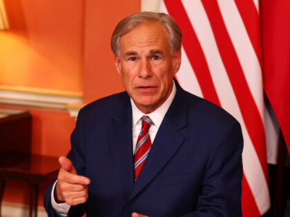 Governor of Texas Signs Cooperation With Kemi Badenoch