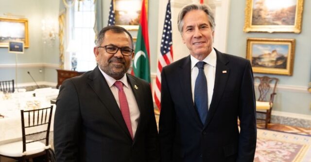 Blinken Shares Photo with Maldives FM as Nation Seeks to Ban Jewish Israelis