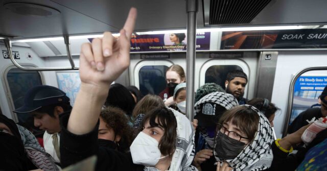WATCH: Thugs on NYC Subway Car Tell 'Zionists' to Leave - Vimarsana News