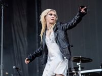Video: Bat Bites ‘Gossip Girl’ Star Taylor Momsen During Concert Forcing Rabies Shots