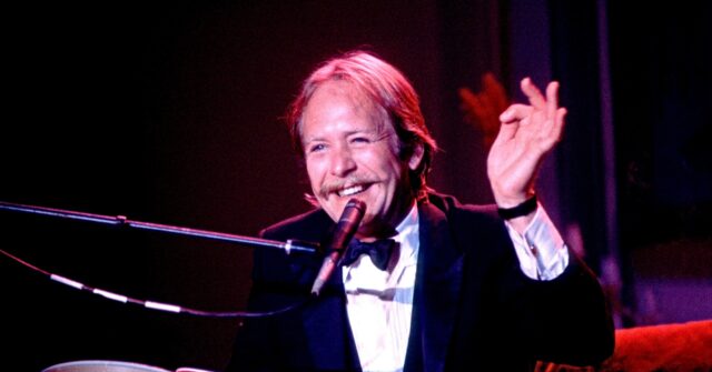 Martin Mull, Hip Comic and Actor from ‘Fernwood Tonight’ and ‘Roseanne,’ Dies at 80