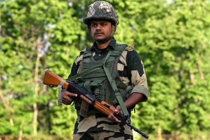 An Indian security officer in Kashmir: soldier and police on Monday hunted militants who a