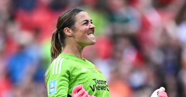 Earps Leaves Man Utd Saying She Cannot Stay At Wsl Team In 'transition 