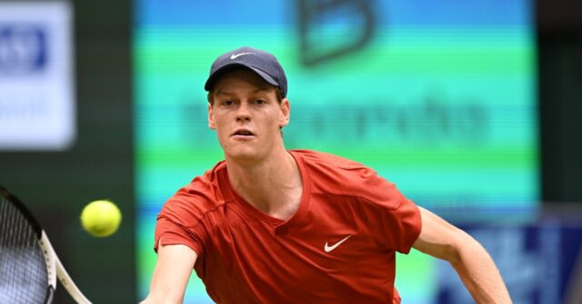 Jan-Lennard Struff Upsets Stefanos Tsitsipas in Halle Open