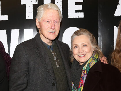 NEW YORK, NEW YORK - FEBRUARY 24: (EXCLUSIVE COVERAGE) (L-R) Patrick Page, Bill Clinton, H
