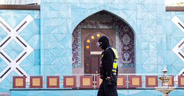 Germany Bans Islamic Center Hamburg over Support for Iran