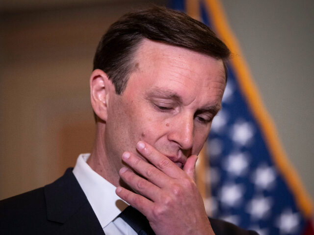 Sen. Chris Murphy Slammed for Condemning ‘Pro-Hamas’ Protesters Shortly After Criticizi