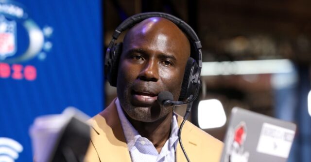 NextImg:NFL Great Terrell Davis Claims He Was Handcuffed Him After Requesting Cup of Ice for His Son During Flight