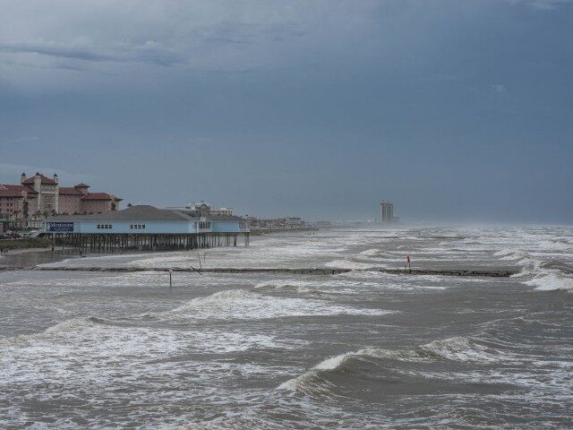 Hurricane Beryl Strikes Texas Coast as Cat 1 Storm. (Raquel Natalicchio/Houston Chronicle