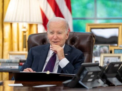 Joe Biden in Oval Office