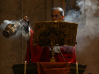 UK Bigwigs Implore Vatican to Spare Traditional Latin Mass