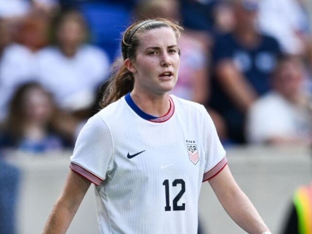 HARRISON, NEW JERSEY - JULY 13: Tierna Davidson #12 of the United States looks downfield d