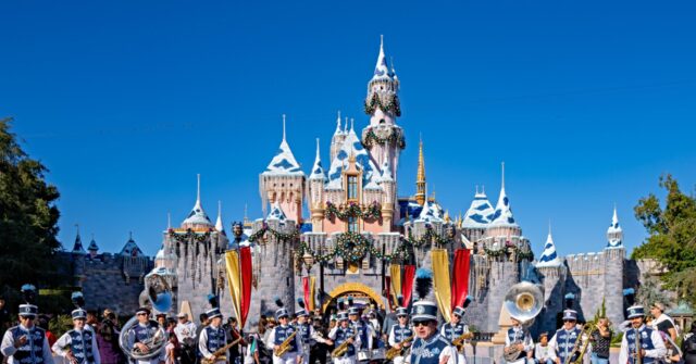 Disney Cast Members Agree to 20 Percent Raise, Walkout Averted