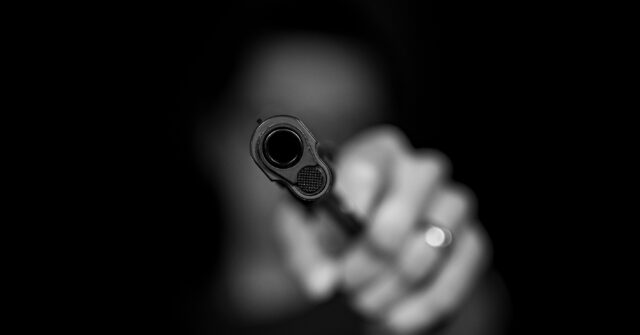 California Liquor Store Employee Pulls Gun To End Attack