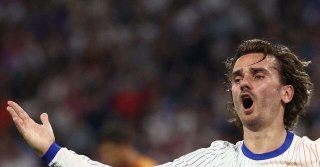 Antoine Griezmann Supports French Athletes at Olympics