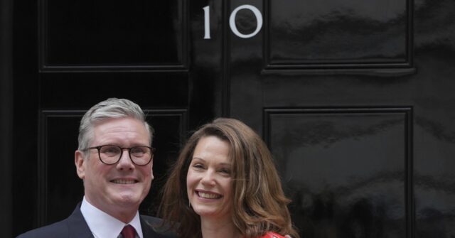 Larry Greets New PM Keir Starmer at No. 10