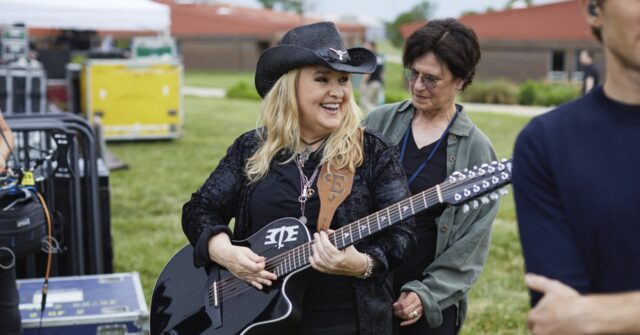 Etheridge's Docuseries Captures Emotional Prison Concert