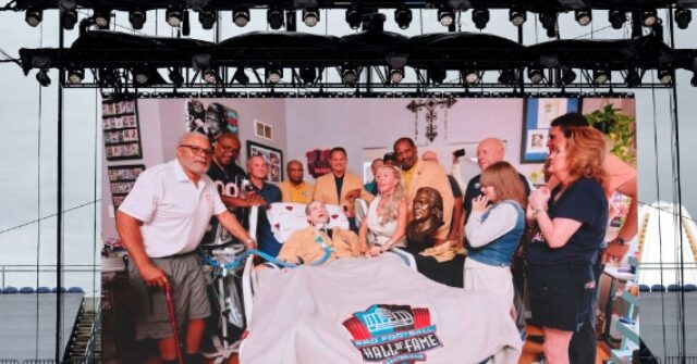 Bears Legend Steve McMichael Enters Hall of Fame in Emotional Home Ceremony