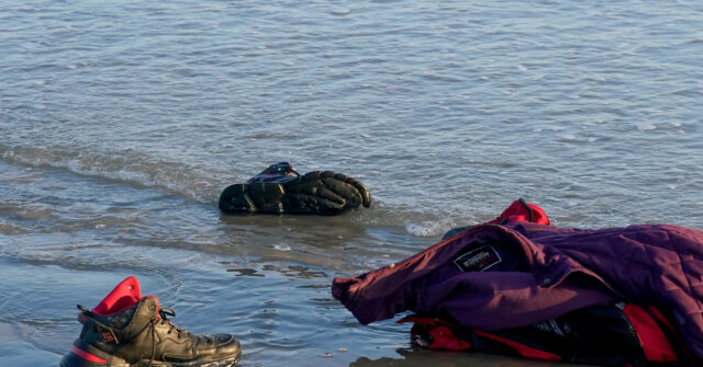 Two Boat Migrants Die in Attempt to Cross English Channel