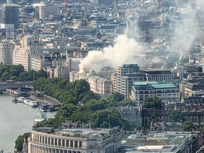 HISTORIC Somerset House In FLAMES: Firefighters Battle Massive Blaze