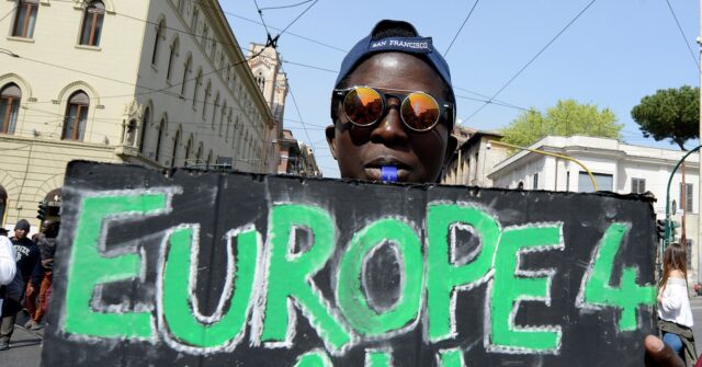 EU Needs Mass Migration for Economic Growth, Says Central Banker