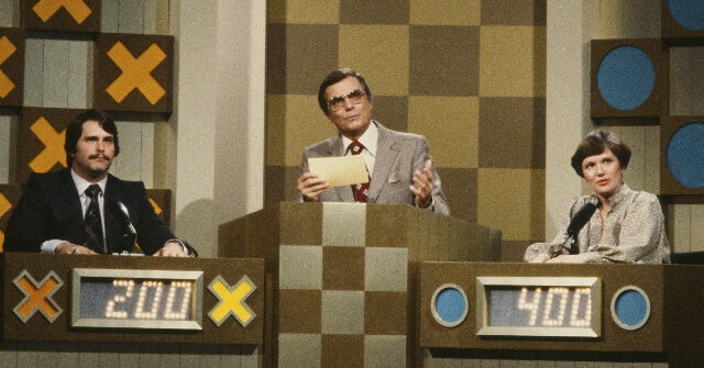 Peter Marshall, ‘Hollywood Squares’ Host and Broadway Star, Dies at 98