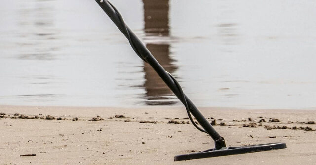 Good Samaritan Travels Hundreds of Miles to Return Lost Wedding Ring Found on Massachusetts Beach