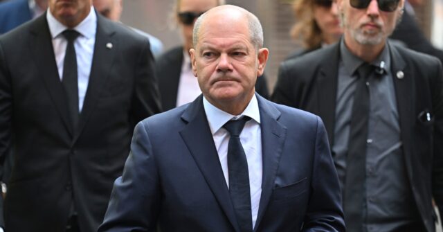 Germany's Scholz Vows Tougher Knife Laws, Increased Deportations After Fatal Stabbing