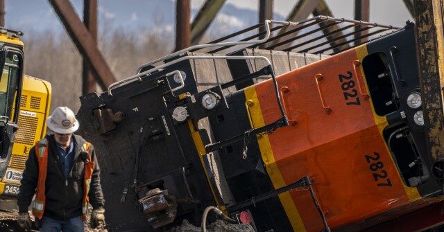 'High-Speed' Head-On Train Crash Causes Power Outages in Colorado
