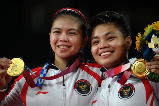 Indonesia's Apriyani Rahayu (right) and Greysia Polii were reportedly pledged rewards rang