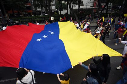 Members of the Venezuelan community in Mexico held a protest on August 10 over the dispute