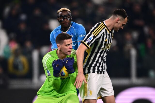 Polish goalkeeper Wojciech Szczesny (C) is leaving Juventus after seven seasons