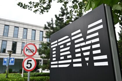 US computer giant IBM will close its research and development arm in China