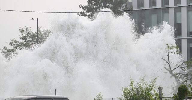 Flooding Causes Chaos in London and North America