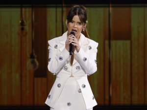 Maren Morris releases 'Kiss the Sky' for 'The Wild Robot' movie