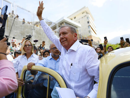 The presidential candidate of the Venezuelan opposition, Edmundo Gonzalez Urrutia, goes to