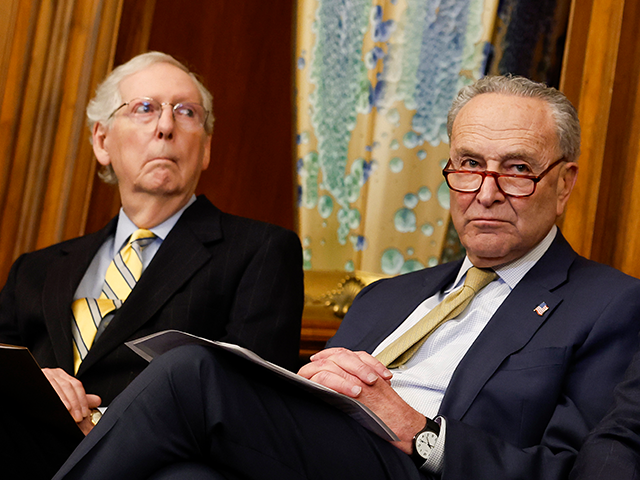 WASHINGTON, DC - DECEMBER 12: (L-R) U.S. Senate Minority Leader Mitch McConnell (R-KY), U.