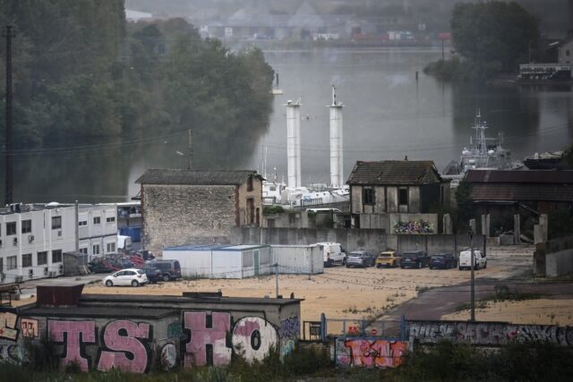 Fears over sea level rises have scuppered a vast housing development in Caen, northwestern