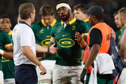 South Africa captain Siya Kolisi (C) joined Racing 92 last year after lifting a second Rug