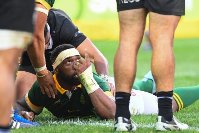 South Africa captain Siya Kolisi touches down for a try in the Boks' 18-12 win over New Ze