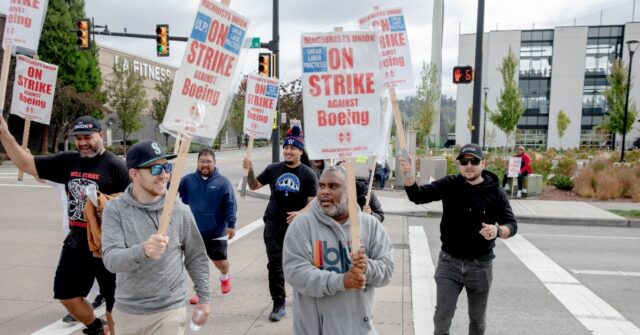 Boeing, Union Resume Talks Amid Strike