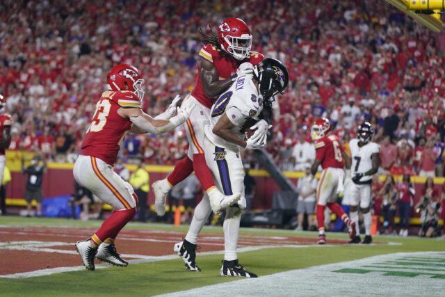 Chiefs hold off Ravens 27-20 when review overturns TD on final play of ...