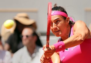 Caroline Garcia ends 'toxic' tennis season, cites panic attacks, anxiety