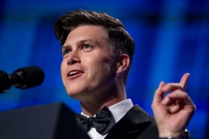 Colin Jost, Michael Che to host Peacock's first live comedy special