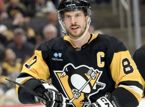 Pittsburgh Penguins sign Sidney Crosby to $17.4M contract extension