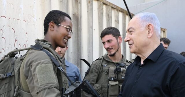 Netanyahu Visits IDF Troops on Lebanon Border