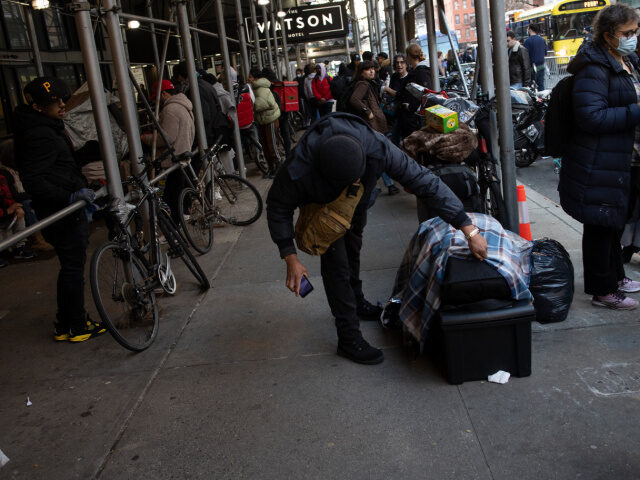 Venezuelan migrants who had been bused to New York from the Texas border refuse to leave f