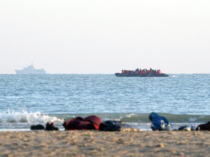 Two More Boat Migrants Drown in English Channel, French Authorities Say