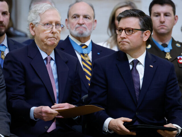 (L-R) Senate Minority Leader Mitch McConnell (R-KY) and U.S. Speaker of the House Mike Joh